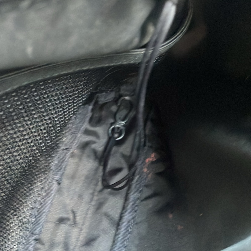 Lululemon Patch Logo Crossbody - Picture 13 of 16